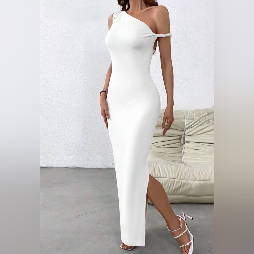 Chic One-Shoulder White Maxi Dress